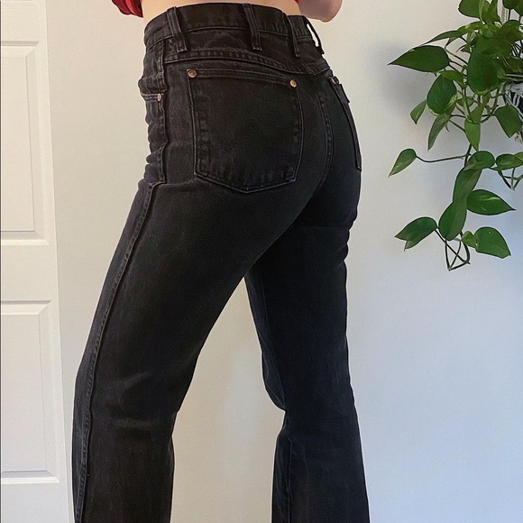 Wrangler Straight Leg Jeans - Picture 7 of 8